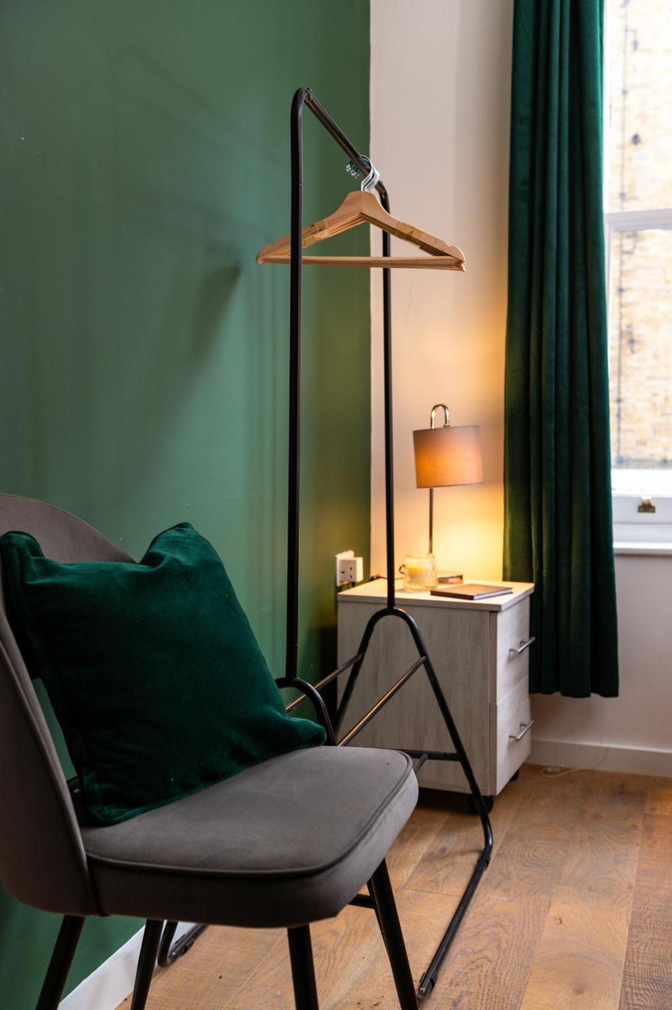 1br Stylish Flat By Hostarahomes, Near Liverpool Street, Prime Location, Sleeps Up To 4 Апартаменты Лондон