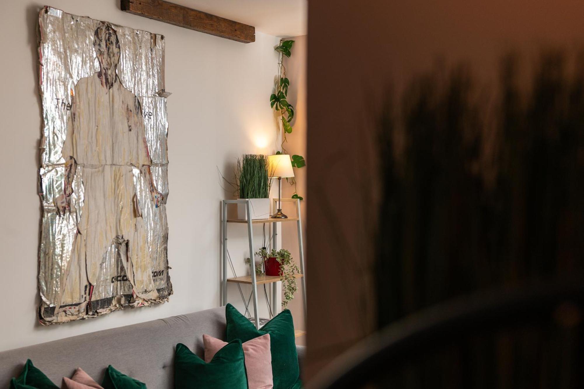 Апартаменты 1br Stylish Flat By Hostarahomes, Near Liverpool Street, Prime Location, Sleeps Up To 4 *