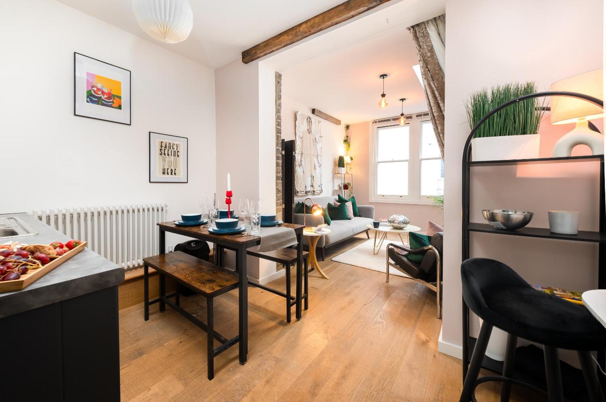 1br Stylish Flat By Hostarahomes, Near Liverpool Street, Prime Location, Sleeps Up To 4 Апартаменты