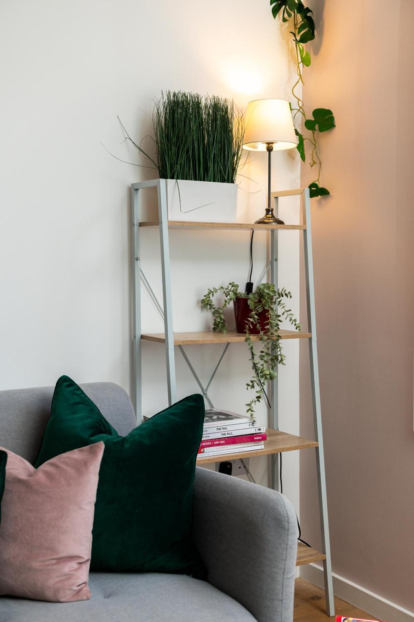 1br Stylish Flat By Hostarahomes, Near Liverpool Street, Prime Location, Sleeps Up To 4 Лондон