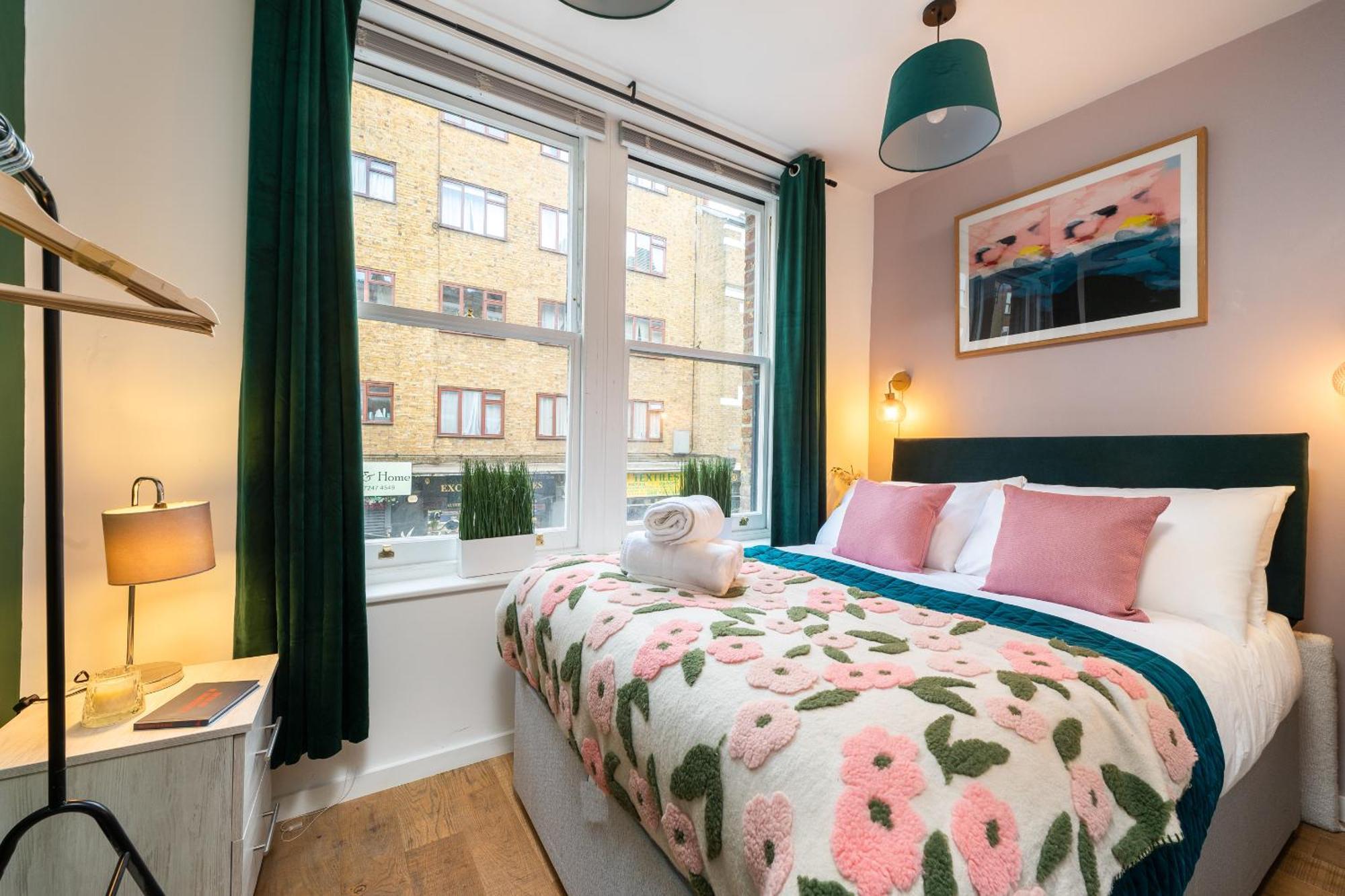 1br Stylish Flat By Hostarahomes, Near Liverpool Street, Prime Location, Sleeps Up To 4 * Лондон