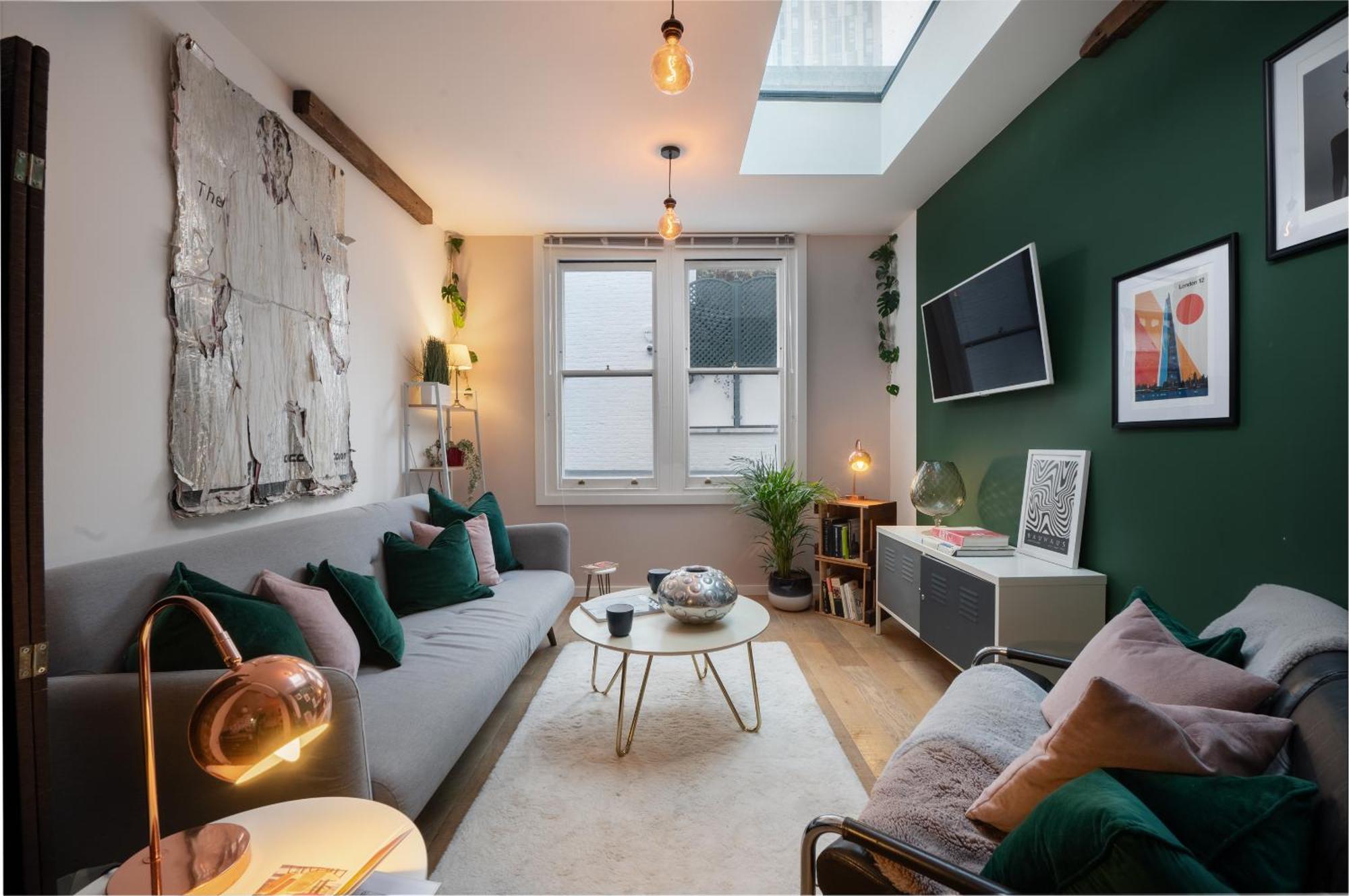 1br Stylish Flat By Hostarahomes, Near Liverpool Street, Prime Location, Sleeps Up To 4 * Лондон